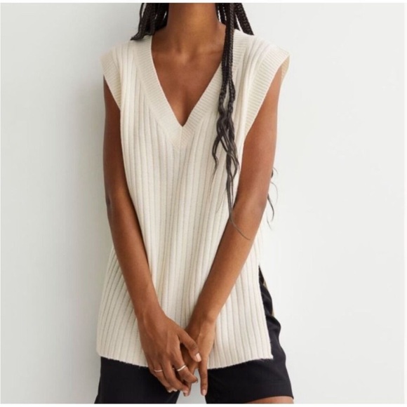 H&M Cream Wide-cut Sweater Vest Size Small - Picture 1 of 5